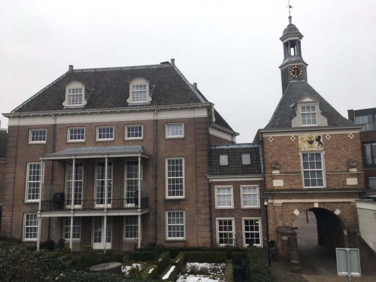 2 babywinkels in Tiel